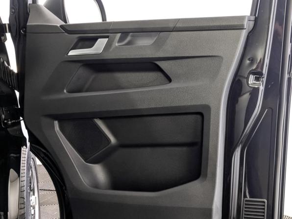 Volkswagen Multivan T6 Рестайлинг с пробегом 2020 года, цена 4 390 000 рублей, 156022 км, минивэн, Автокод Объявления