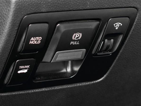 Hyundai Equus II с пробегом 2012 года, цена 1 685 000 рублей, 192422 км, седан, Автокод Объявления