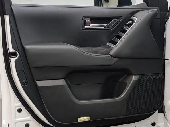 Toyota Land Cruiser 300 Series с пробегом 2021 года, цена 9 950 000 рублей, 28718 км, внедорожник, Автокод Объявления