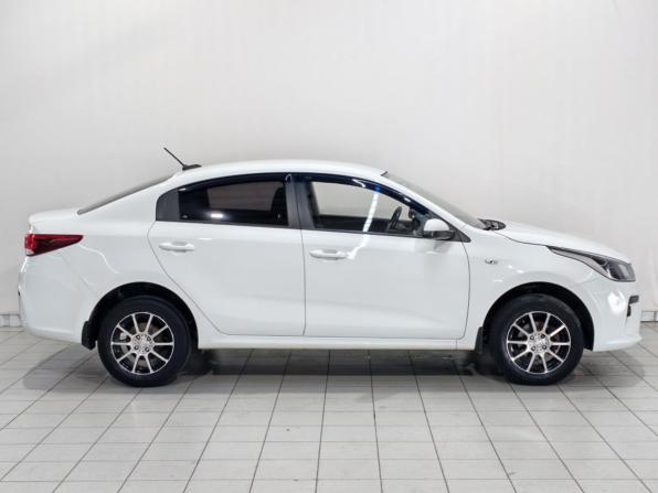 Kia Rio IV с пробегом 2018 года, цена 1 382 000 рублей, 98860 км, седан, Автокод Объявления