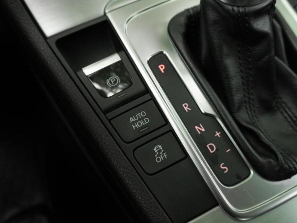Volkswagen Passat B7 с пробегом 2012 года, цена 1 269 000 рублей, 157843 км, седан, Автокод Объявления