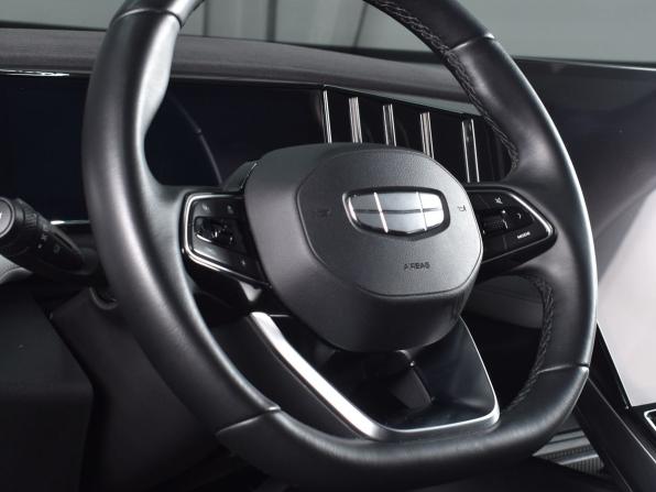 Geely Atlas II с пробегом 2024 года, цена 2 299 999 рублей, 103937 км, внедорожник, Автокод Объявления
