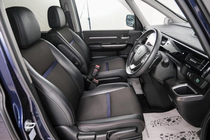 Honda Stepwgn V Рестайлинг с пробегом 2021 года, цена 2 999 000 рублей, 48000 км, минивэн, Автокод Объявления