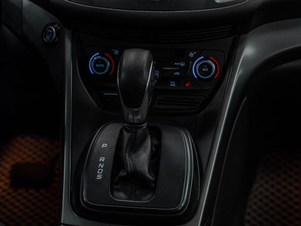 Ford Kuga II Рестайлинг с пробегом 2017 года, цена 1 730 000 рублей, 70620 км, внедорожник, Автокод Объявления