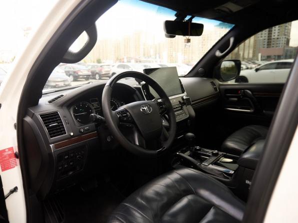 Toyota Land Cruiser 200 Series Рестайлинг 2 с пробегом 2015 года, цена 5 130 000 рублей, 284000 км, внедорожник, Автокод Объявления