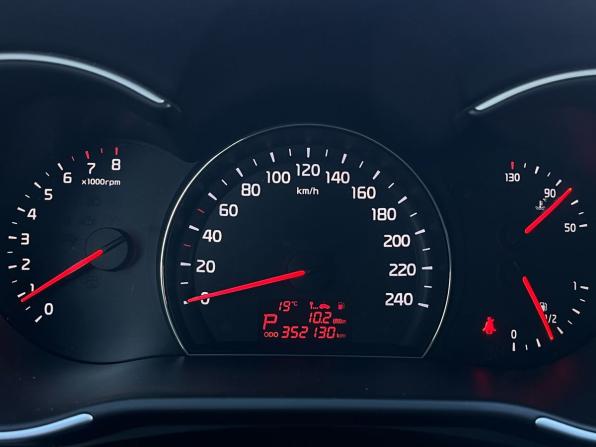 Kia Sorento II Рестайлинг с пробегом 2017 года, цена 1 590 000 рублей, 352129 км, внедорожник, Автокод Объявления
