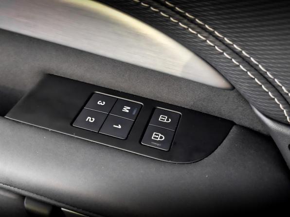 Land Rover Discovery V Рестайлинг с пробегом 2024 года, цена 8 800 000 рублей, 64000 км, внедорожник, Автокод Объявления