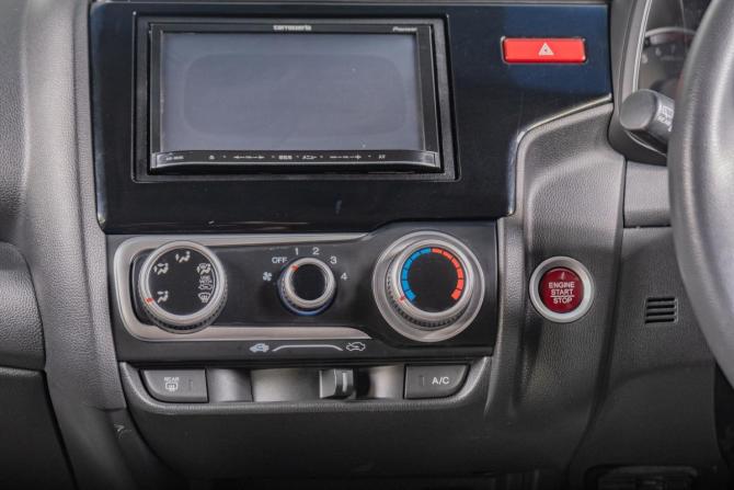Honda Fit III с пробегом 2013 года, цена 1 099 000 рублей, 86000 км, хэтчбек, Автокод Объявления