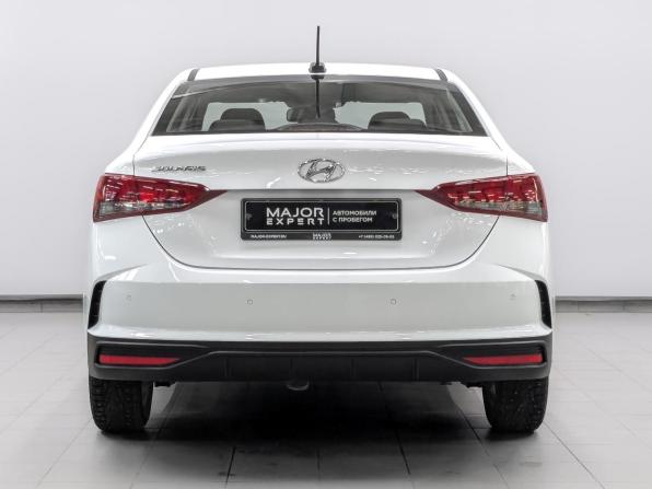 Hyundai Solaris II Рестайлинг с пробегом 2022 года, цена 1 890 000 рублей, 36733 км, седан, Автокод Объявления