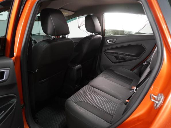 Ford Fiesta Mk6 Рестайлинг с пробегом 2015 года, цена 949 000 рублей, 114315 км, хэтчбек, Автокод Объявления