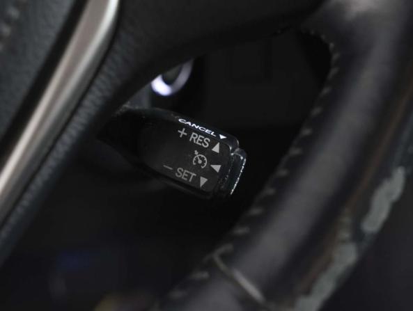 Toyota RAV4 IV (XA40) Рестайлинг с пробегом 2017 года, цена 2 390 000 рублей, 86646 км, внедорожник, Автокод Объявления