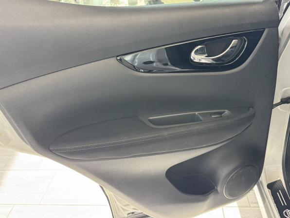 Nissan Qashqai II с пробегом 2017 года, цена 1 350 000 рублей, 144247 км, внедорожник, Автокод Объявления