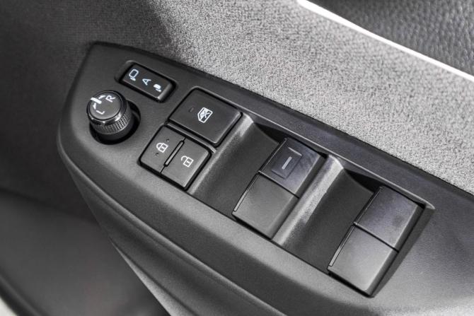 Toyota Yaris IV с пробегом 2020 года, цена 1 299 000 рублей, 93300 км, хэтчбек, Автокод Объявления