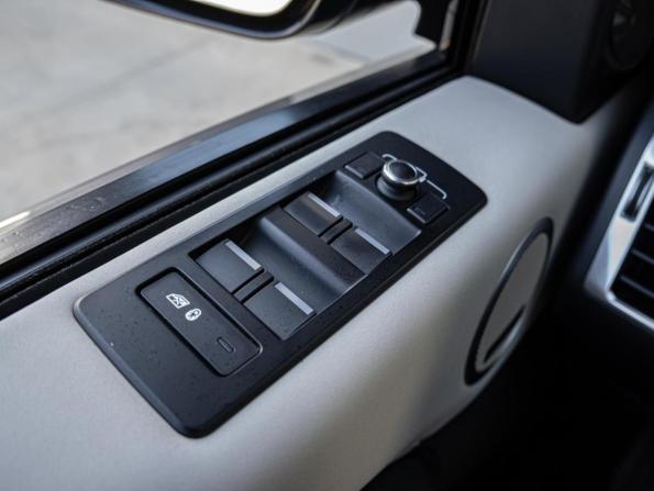 Land Rover Discovery V Рестайлинг с пробегом 2021 года, цена 6 970 000 рублей, 107694 км, внедорожник, Автокод Объявления