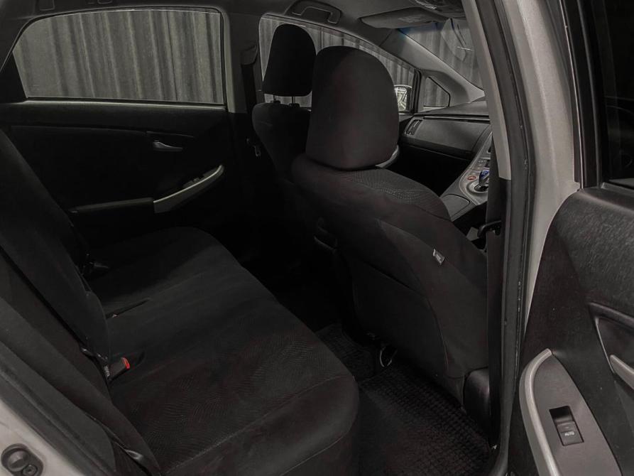 Toyota Prius III Рестайлинг (XW30) Красноярск  - изображение 13