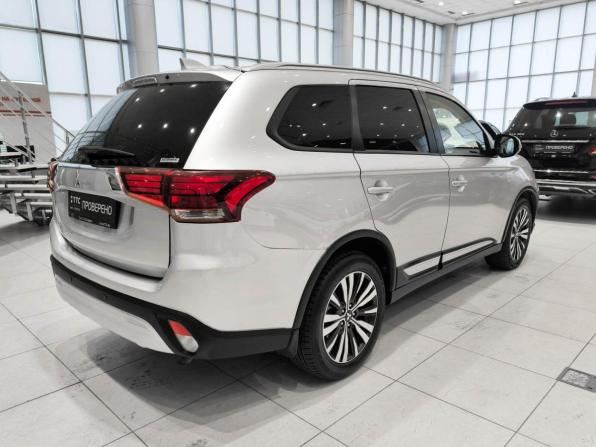 Mitsubishi Outlander III Рестайлинг 3 с пробегом 2020 года, цена 2 550 000 рублей, 71136 км, внедорожник, Автокод Объявления