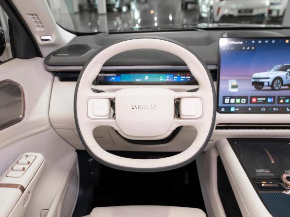 Lynk &amp; Co 900 с пробегом 2026 года, цена 7 740 000 рублей, 37 км, внедорожник, Автокод Объявления