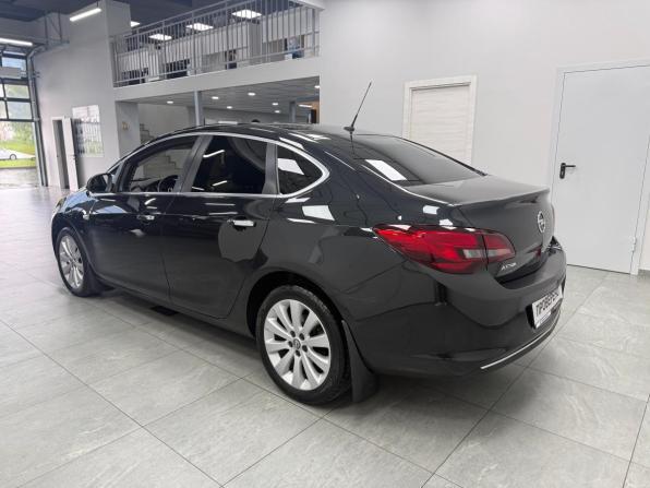 Opel Astra J Рестайлинг с пробегом 2013 года, цена 750 000 рублей, 186525 км, седан, Автокод Объявления