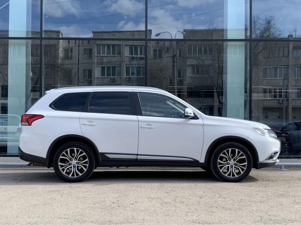 Mitsubishi Outlander III Рестайлинг 2 с пробегом 2016 года, цена 1 995 000 рублей, 138821 км, внедорожник, Автокод Объявления