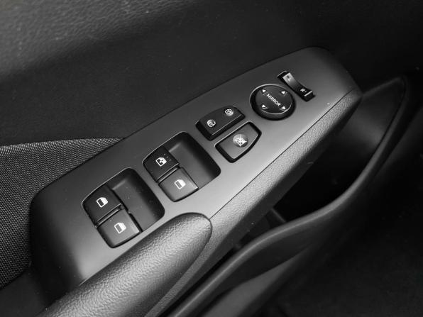 Hyundai Solaris II с пробегом 2017 года, цена 1 345 000 рублей, 122511 км, седан, Автокод Объявления