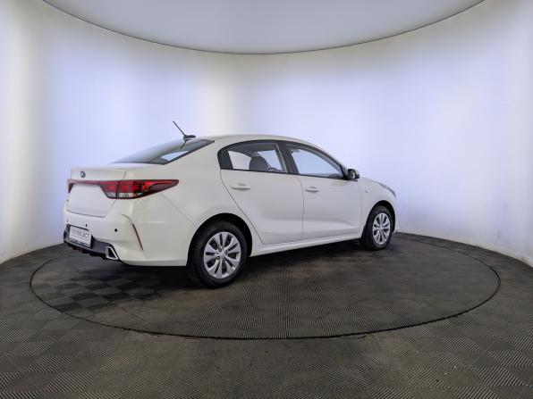 Kia Rio IV Рестайлинг с пробегом 2021 года, цена 1 750 000 рублей, 33599 км, седан, Автокод Объявления
