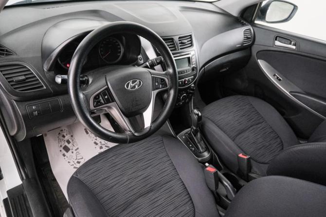 Hyundai Solaris I Рестайлинг с пробегом 2015 года, цена 899 000 рублей, 242000 км, седан, Автокод Объявления
