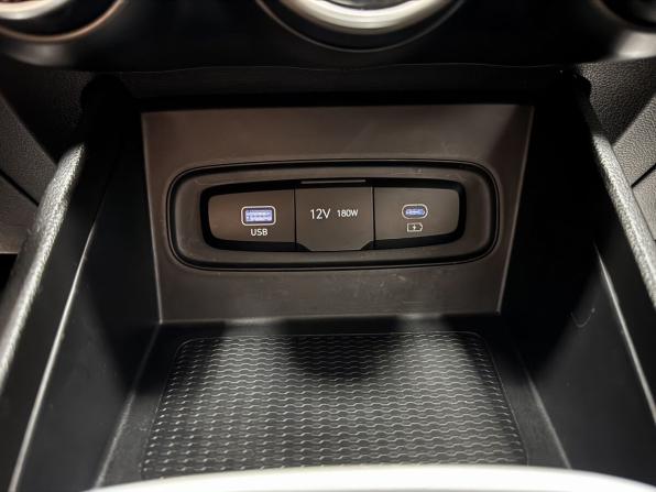 Hyundai Venue I с пробегом 2022 года, цена 2 000 000 рублей, 93968 км, внедорожник, Автокод Объявления