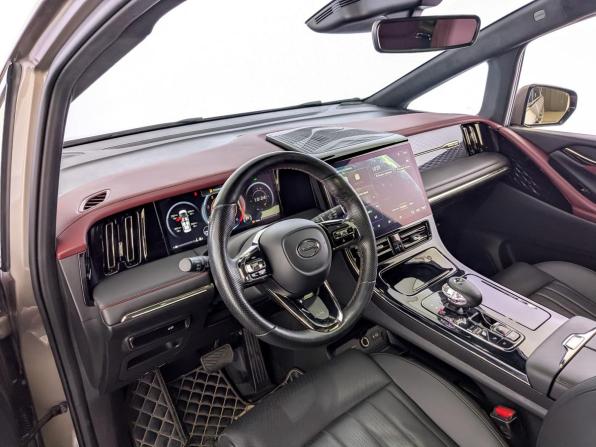GAC M8 с пробегом 2024 года, цена 4 195 000 рублей, 60681 км, минивэн, Автокод Объявления