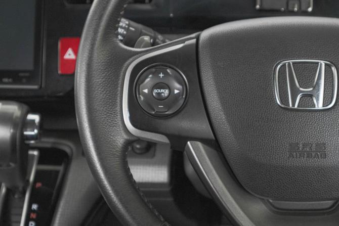 Honda Stepwgn V с пробегом 2016 года, цена 1 849 000 рублей, 117000 км, минивэн, Автокод Объявления