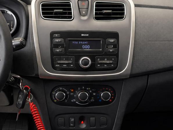 Renault Sandero II Рестайлинг с пробегом 2019 года, цена 1 197 000 рублей, 34434 км, хэтчбек, Автокод Объявления