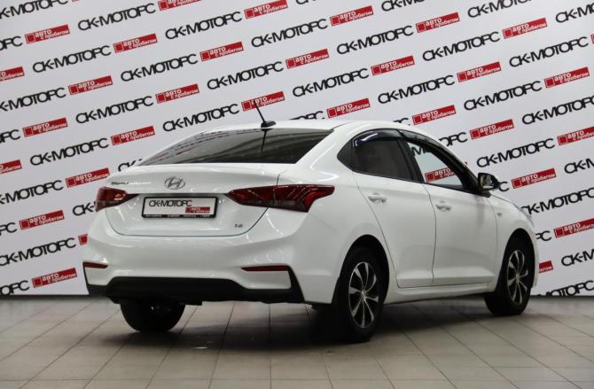 Hyundai Solaris II с пробегом 2018 года, цена 1 355 550 рублей, 142720 км, седан, Автокод Объявления