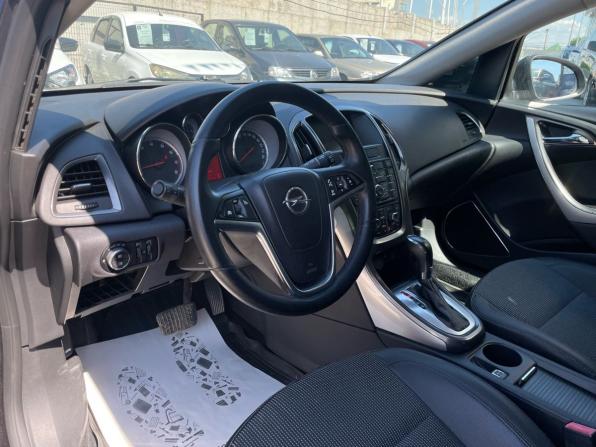Opel Astra J с пробегом 2012 года, цена 645 000 рублей, 236200 км, хэтчбек, Автокод Объявления