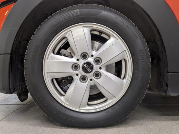 Mini Hatch III (F55/F56) Рестайлинг с пробегом 2019 года, цена 1 950 000 рублей, 42925 км, хэтчбек, Автокод Объявления