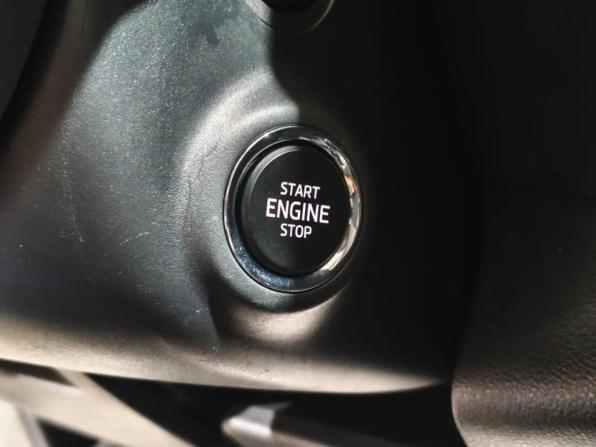 Skoda Karoq I с пробегом 2020 года, цена 2 475 000 рублей, 92878 км, внедорожник, Автокод Объявления