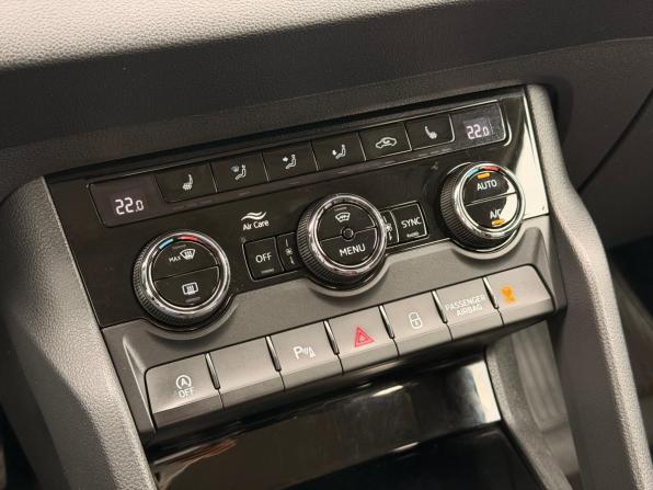 Skoda Karoq I с пробегом 2021 года, цена 2 649 000 рублей, 76000 км, внедорожник, Автокод Объявления