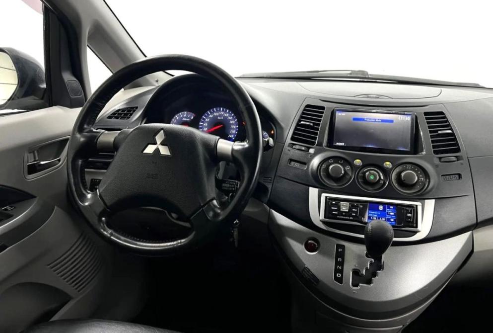 Mitsubishi Grandis I Нижний Новгород  - изображение 17