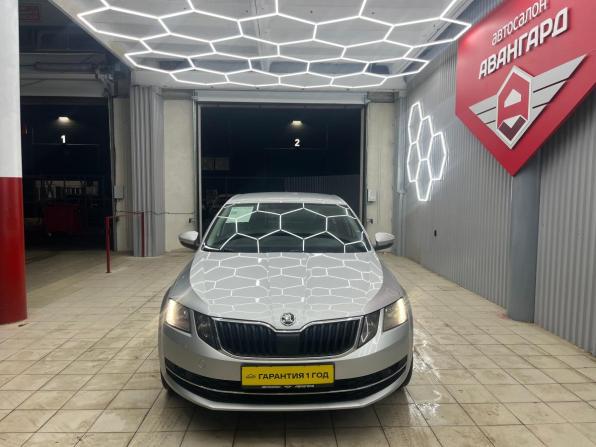 Skoda Octavia III (A7) Рестайлинг с пробегом 2017 года, цена 1 560 000 рублей, 130950 км, лифтбек, Автокод Объявления