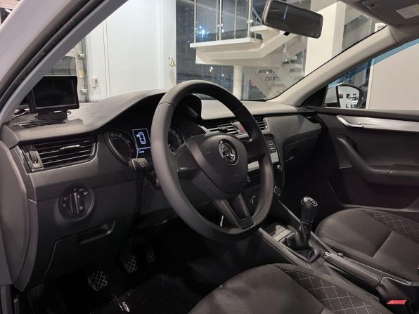 Skoda Octavia III (A7) Рестайлинг с пробегом 2019 года, цена 1 800 000 рублей, 114117 км, лифтбек, Автокод Объявления