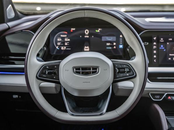 Geely Monjaro I с пробегом 2023 года, цена 3 238 000 рублей, 55200 км, внедорожник, Автокод Объявления