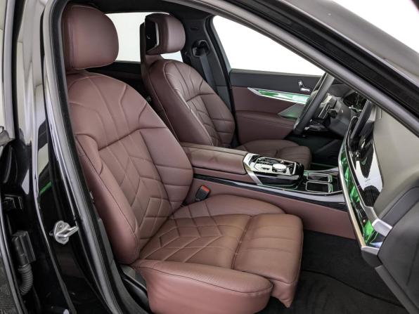 BMW 7 серии VII (G70) с пробегом 2025 года, цена 15 900 000 рублей, 8049 км, седан, Автокод Объявления