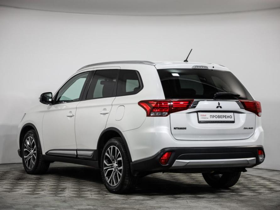 Mitsubishi Outlander III Рестайлинг 2 Санкт-Петербург  - изображение 7