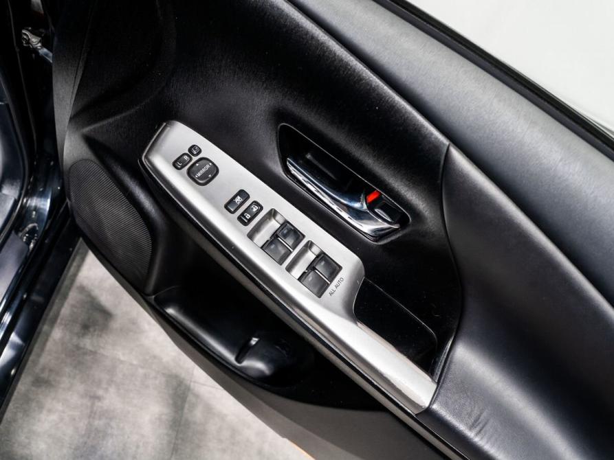 Toyota Prius Alpha I (ZVW40/41) Рестайлинг Чита  - изображение 16
