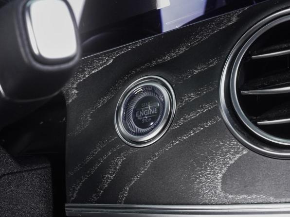 Mercedes-Benz E-Класс V (W213 S213 C238) Рестайлинг с пробегом 2022 года, цена 5 990 000 рублей, 48381 км, седан, Автокод Объявления