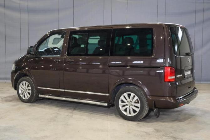 Volkswagen Multivan T5 Рестайлинг с пробегом 2011 года, цена 2 299 000 рублей, 231764 км, минивэн, Автокод Объявления