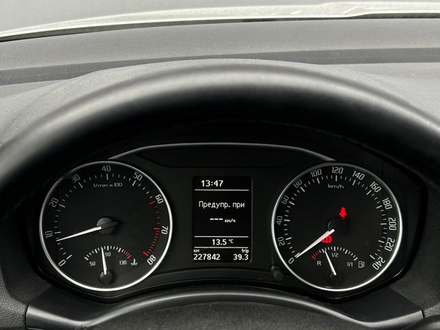 Skoda Octavia II (A5) Рестайлинг Санкт-Петербург  - изображение 20