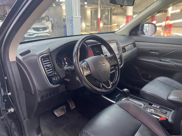 Mitsubishi Outlander III Рестайлинг 3 с пробегом 2019 года, цена 2 660 000 рублей, 68068 км, внедорожник, Автокод Объявления