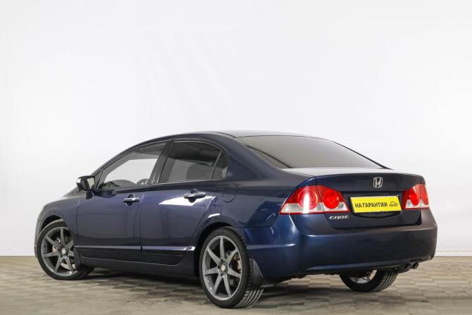 Honda Civic VIII с пробегом 2007 года, цена 839 000 рублей, 302000 км, седан, Автокод Объявления