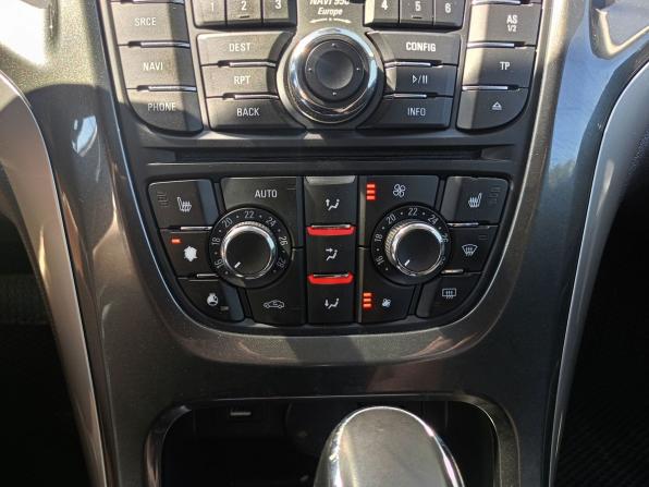Opel Astra J Рестайлинг с пробегом 2015 года, цена 999 000 рублей, 146715 км, хэтчбек, Автокод Объявления