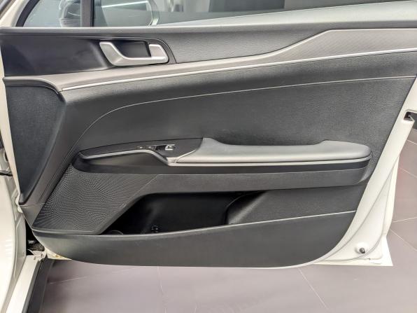 Kia K5 III с пробегом 2022 года, цена 2 425 000 рублей, 80484 км, седан, Автокод Объявления