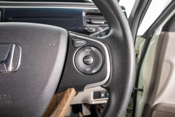 Honda Stepwgn V с пробегом 2015 года, цена 1 799 000 рублей, 139000 км, минивэн, Автокод Объявления
